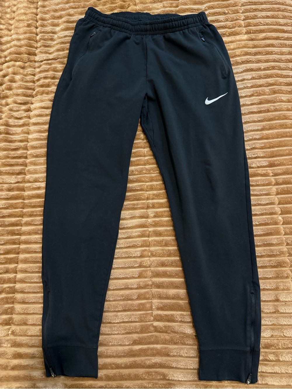 Nike Men’s Therma Essential Joggers Running Pants